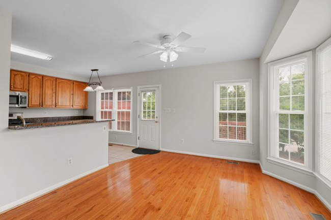 Building Photo - 7073 Kings Manor Dr