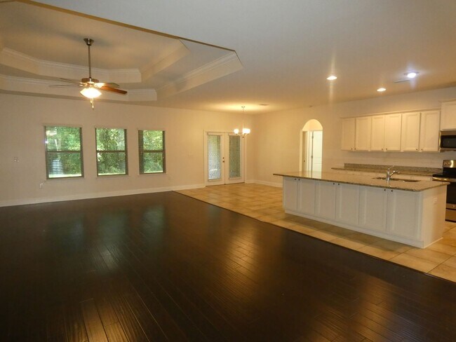 Building Photo - Spacious 5-Bedroom Home - Heart of Pace