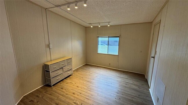 Building Photo - 1001 Starkey Rd