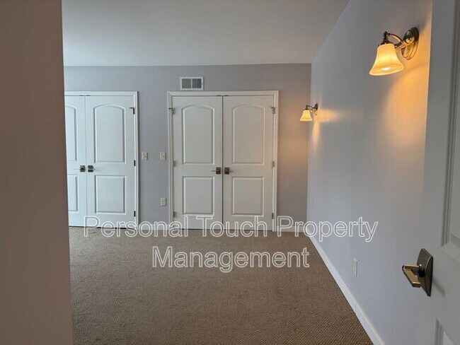 Building Photo - 501 7th St S