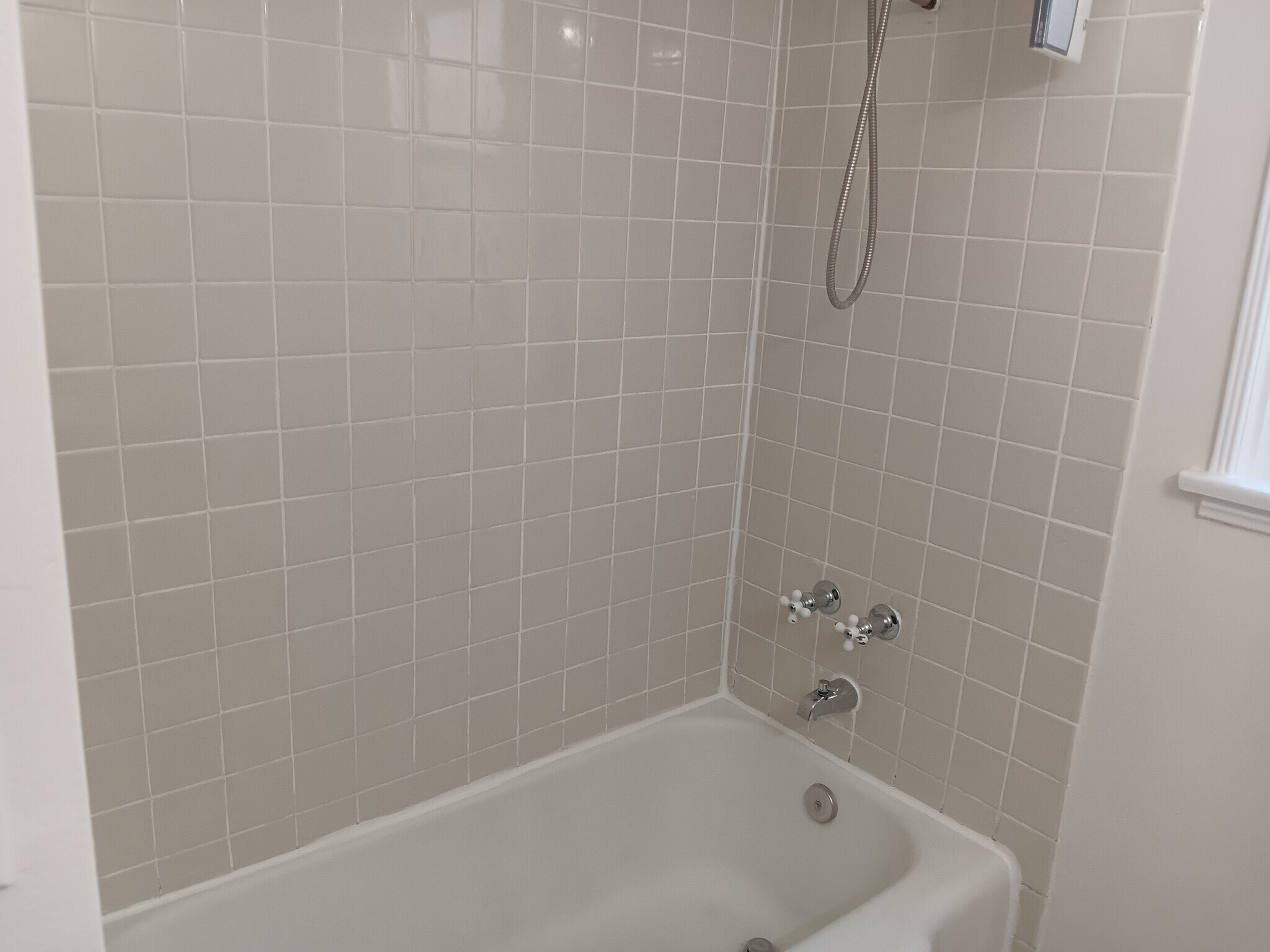 Building Photo - 2330 Frey Ave