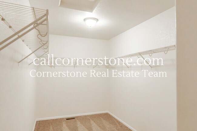 Building Photo - 2138 Phillips Alley