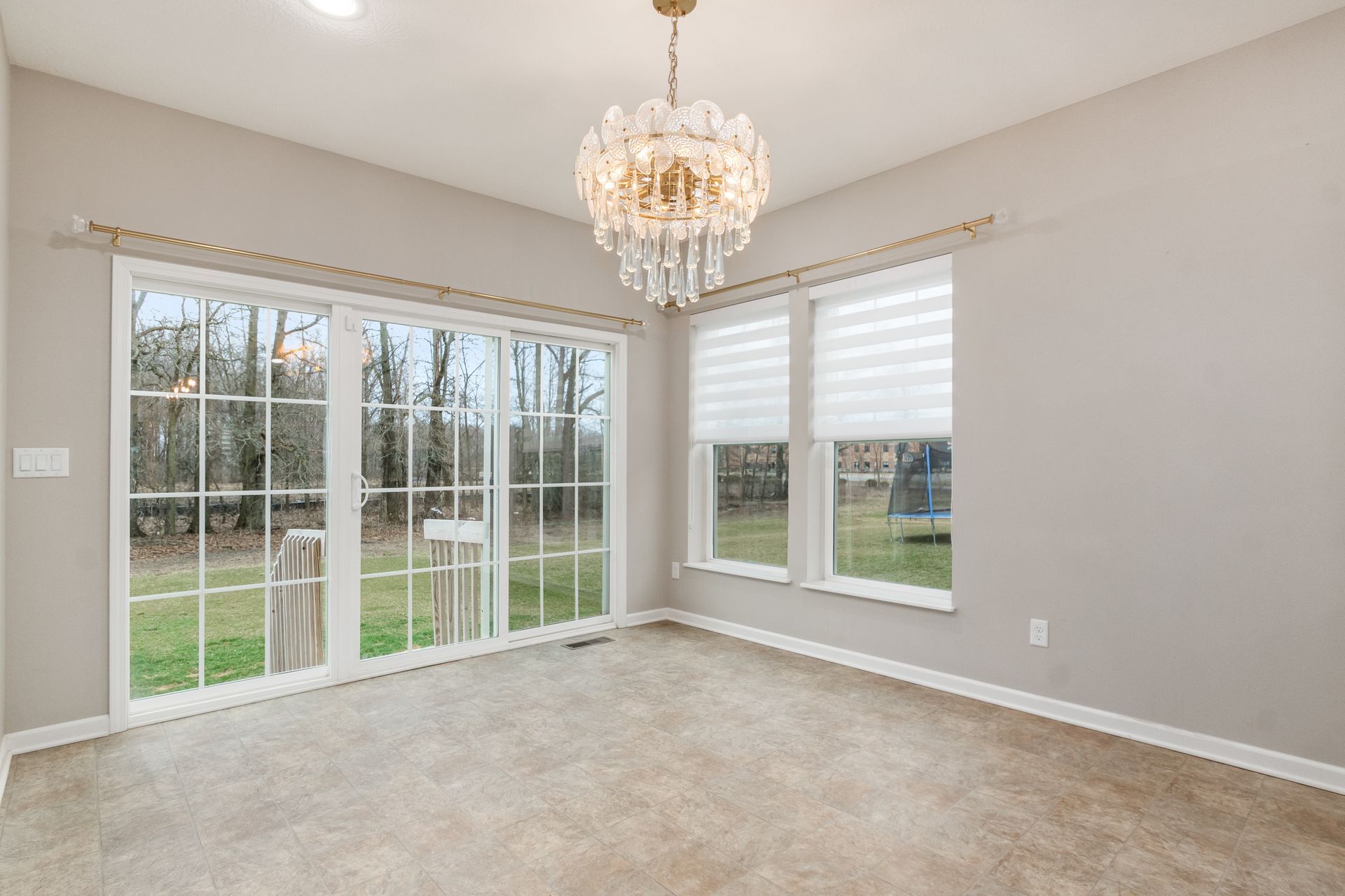 Building Photo - 11954 Azalea Wy