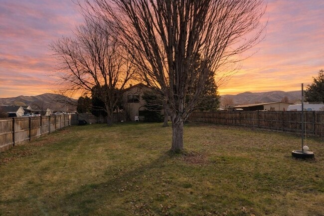 Building Photo - 2067 Sundown St