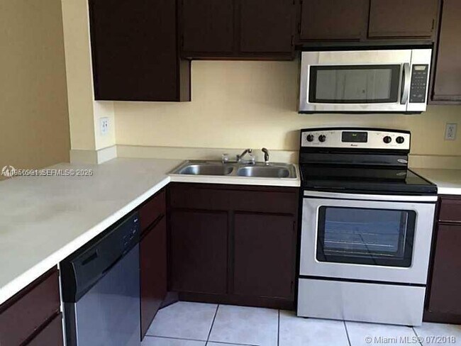 Building Photo - 8106 SW 21st Ct