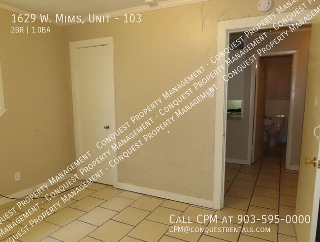 Building Photo - 1629 W Mims St