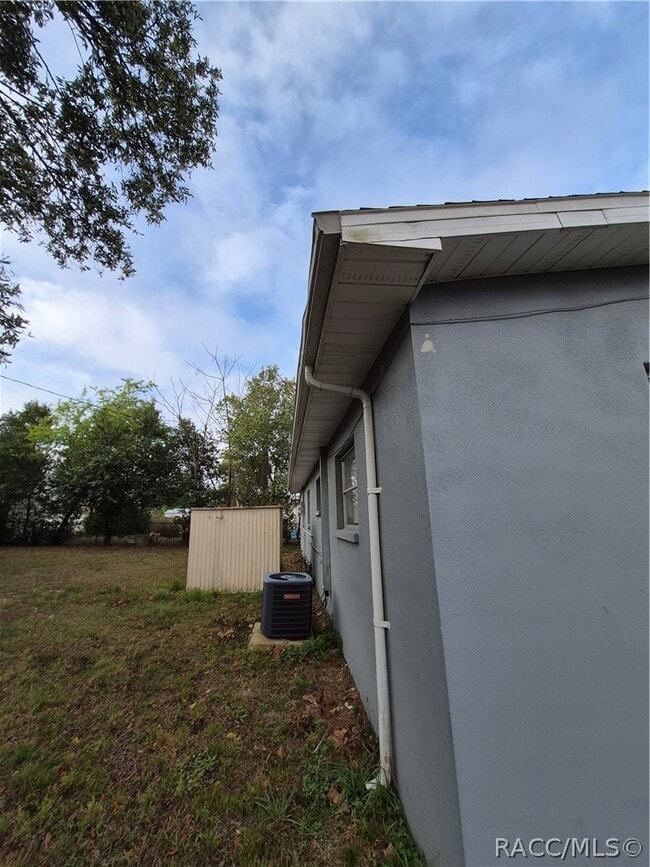 Building Photo - 11 S Barbour St