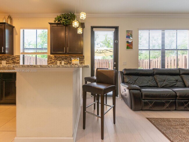 Building Photo - 12320 S Village Cir