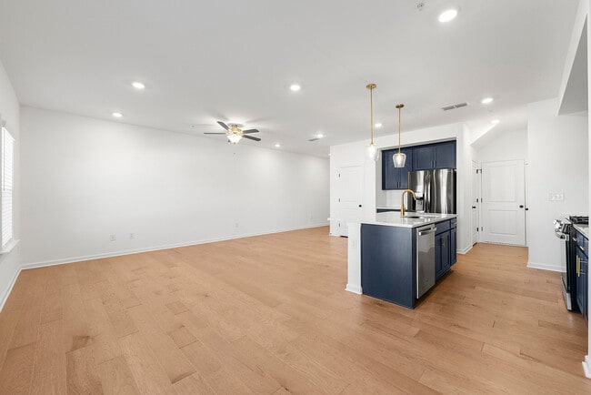 Building Photo - 714 Rhone St