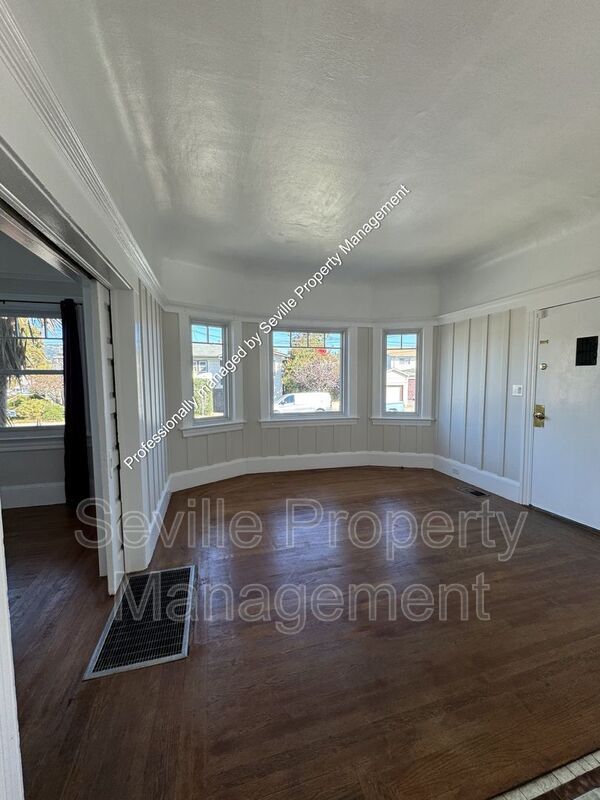 Building Photo - 6525 Herzog St