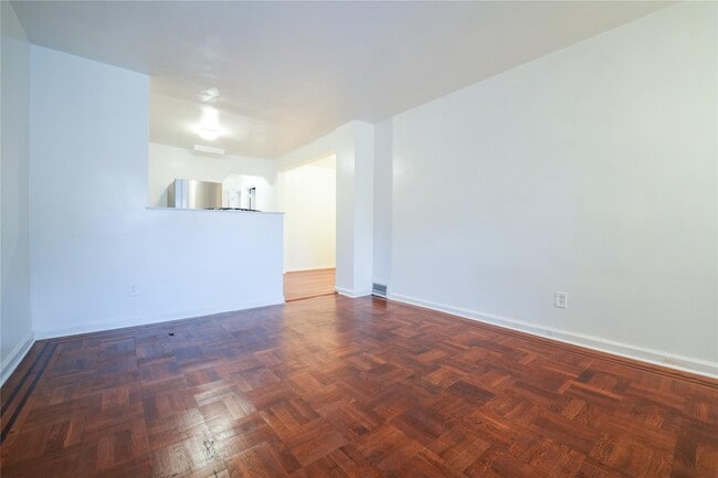 Building Photo - 1405 Burke Ave