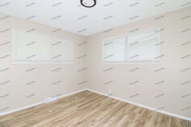Building Photo - 10334 Edgefield Dr