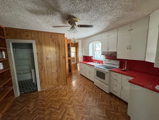 Building Photo - $725 - 1 bed 1 bath - Single Family Home