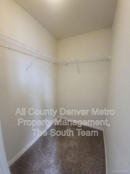 Building Photo - 4365 W Kenyon Ave