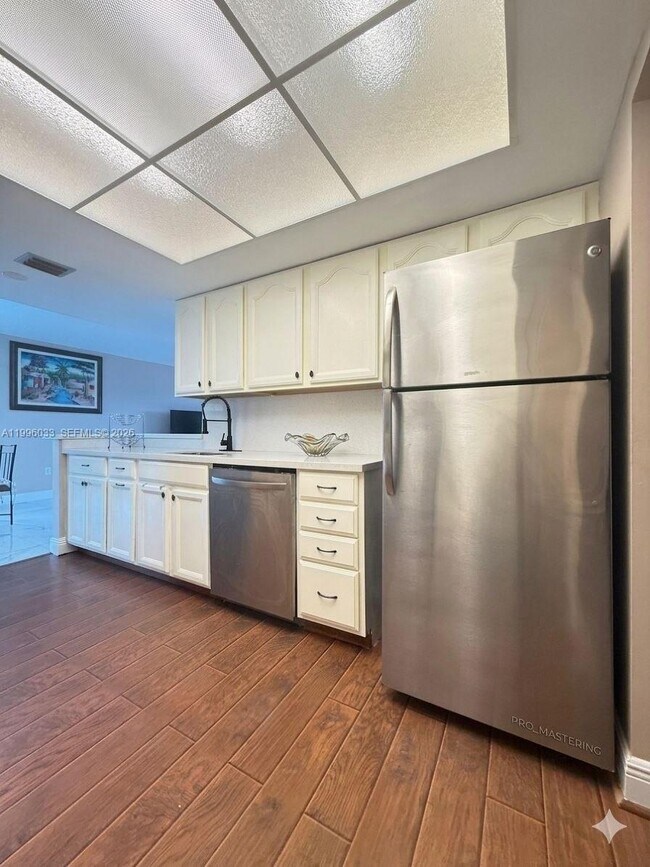 Building Photo - 5550 NW 44th St