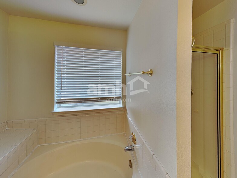 Building Photo - 901 Worden Dr