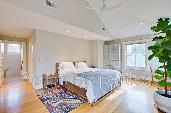 Building Photo - 714 Greer Rd