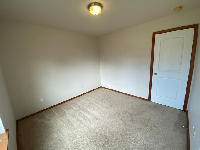 Building Photo - 3 Bedroom Home on Cul-De-Sac for Rent!