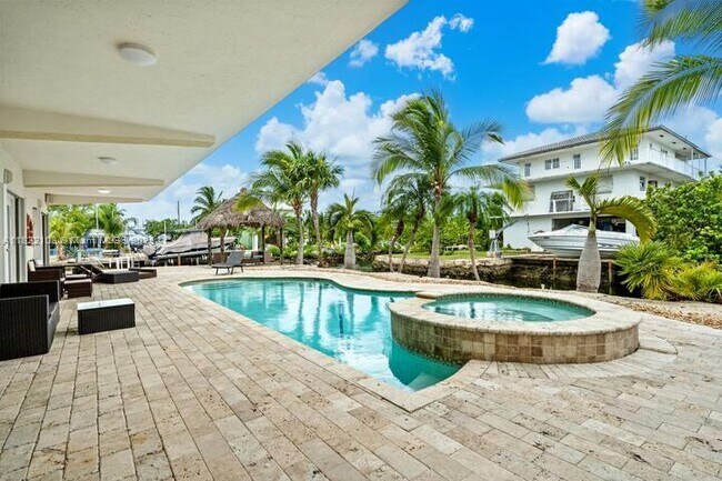 Building Photo - 201 Wildwood Cir