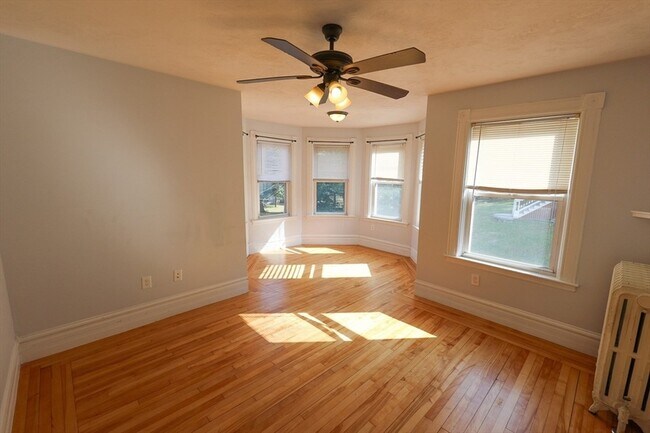 Building Photo - 72 Grampian Way