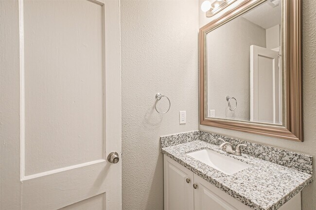 Building Photo - 1539 Pleasantville Dr