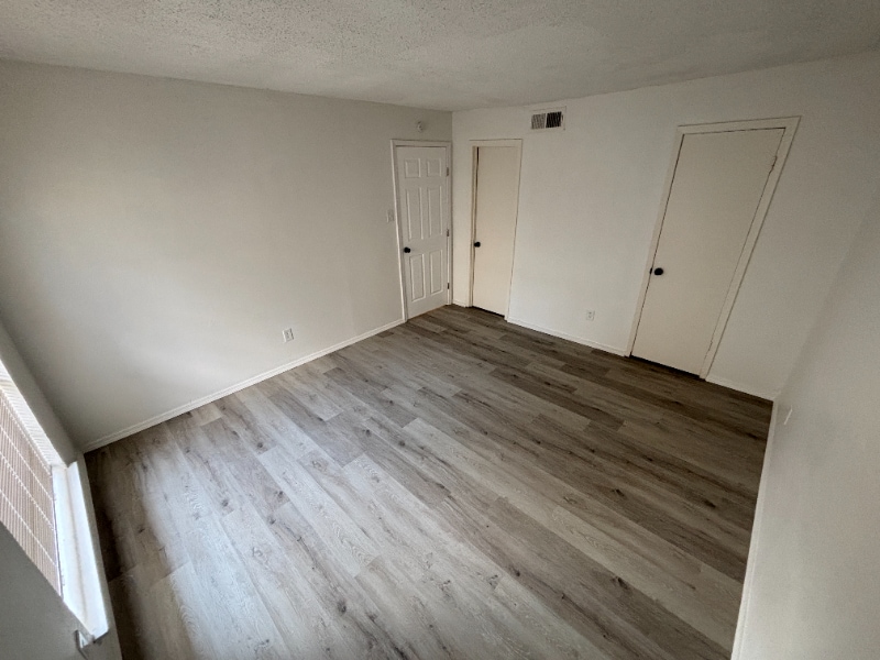 Building Photo - 919 S Weatherred Dr