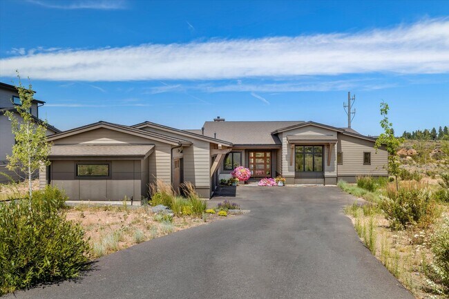 Building Photo - Tetherow Luxury 4 Bedroom Home