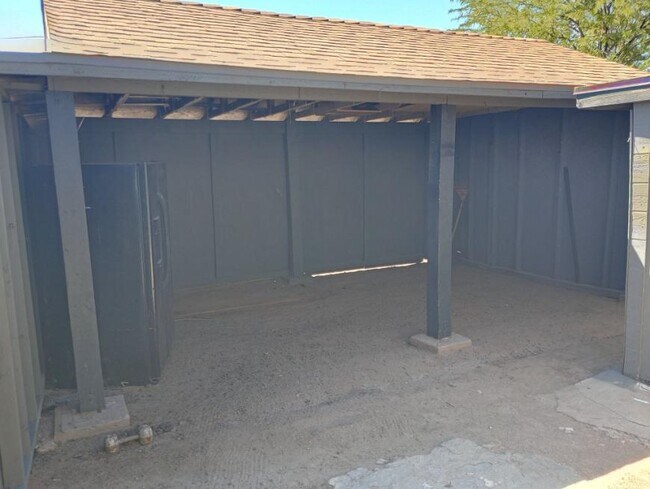 Building Photo - 2 bedroom in Eloy AZ 85131