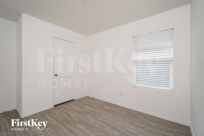 Building Photo - 2418 Double Oak Dr