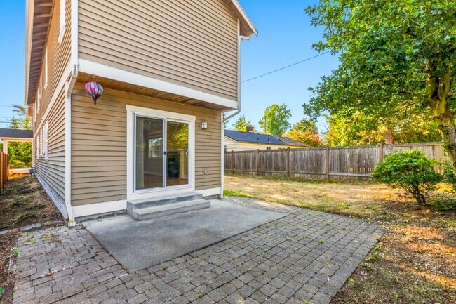 Building Photo - 13749 Corliss Ave N