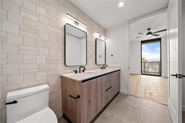 Building Photo - 84 East Ave