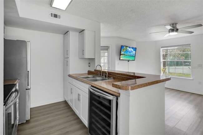 Building Photo - 413 Fountainhead Cir