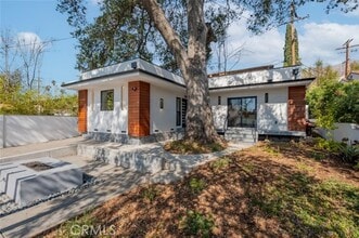 Building Photo - 421 Mariposa Ave