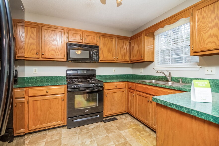 Building Photo - 3848 Round Rock Dr