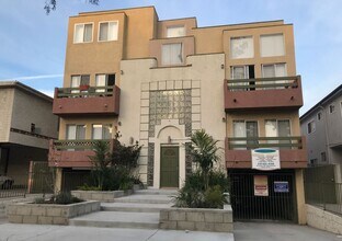 Building Photo - 3722 S Canfield