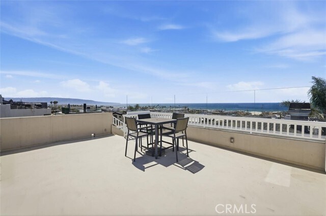 Building Photo - 1738 Manhattan Ave