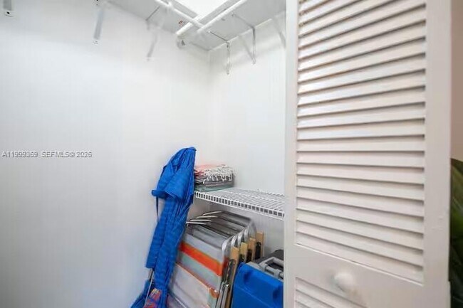 Building Photo - 108 SE 4th Terrace