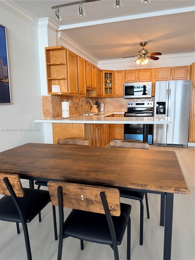 Building Photo - 3725 S Ocean Dr