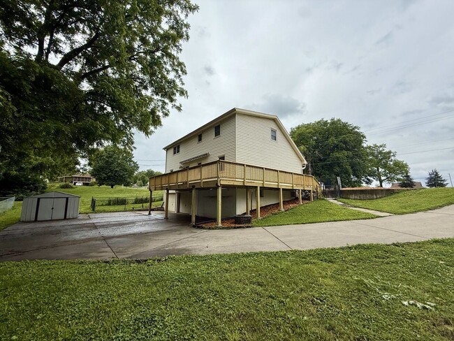Building Photo - 1311 Shawnee St