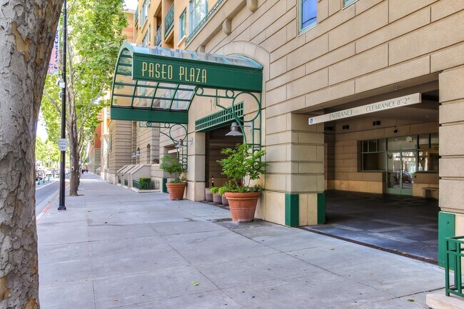 Building Photo - 144 S. 3rd St., #208