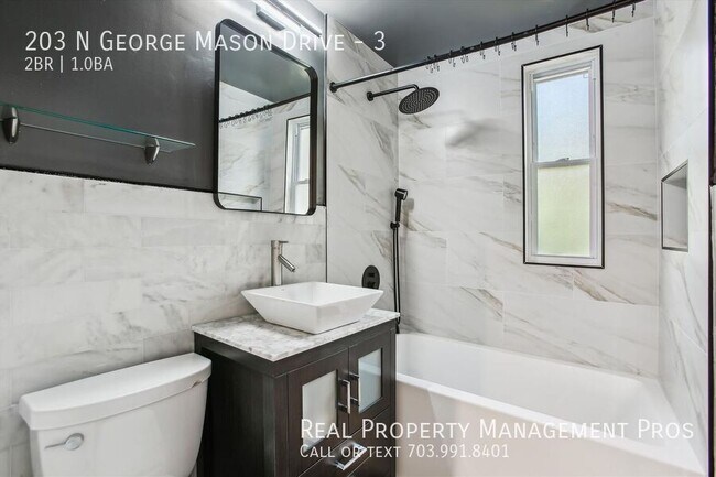 Building Photo - 203 N George Mason Dr