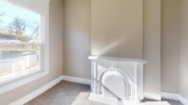 Building Photo - 1412 Laidlaw Ave