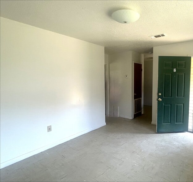 Building Photo - Azalea Estates