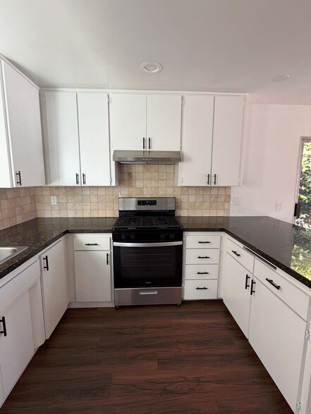 Building Photo - 265 La Veta Ave