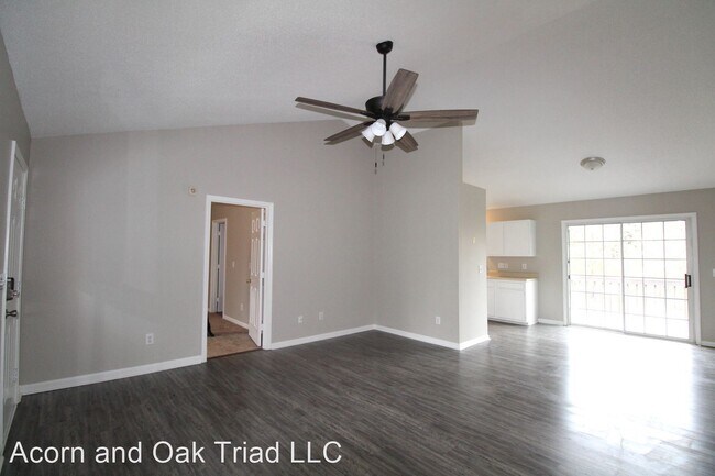 Building Photo - 3 br, 2 bath House - 215 Old Treybrooke Dr