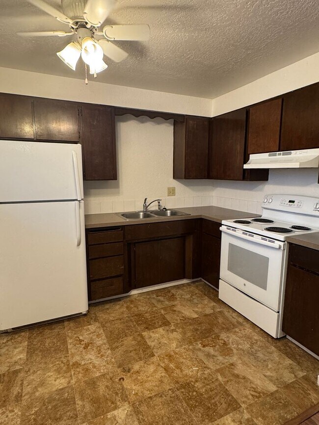 Building Photo - 119 E Borah Ave