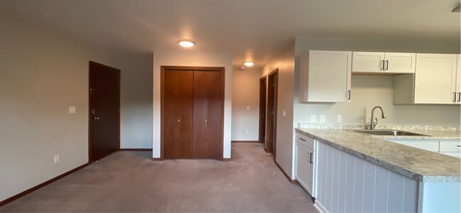 Building Photo - 706 Ouida Way