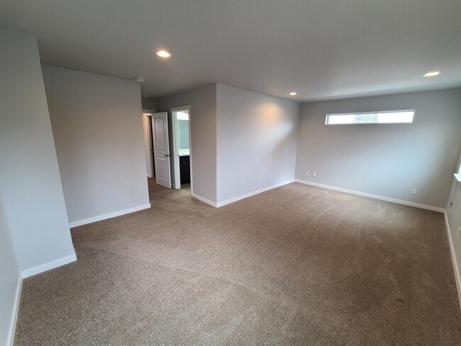 Building Photo - 16440 Bassett Rd