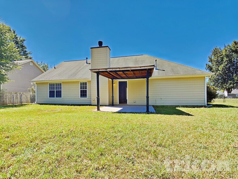 Building Photo - 523 Ashton Manor Dr