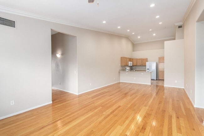 Building Photo - GATED SUMMERLIN CONDO/COMMUNITY POOL/SPA/ BASKETBALL COURT-2 CAR ATTACHED GARAGE!